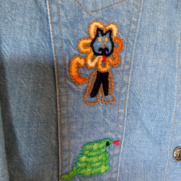 Levi’s Vintage Denim Jacket with Embroidery - Picture 4 of 6